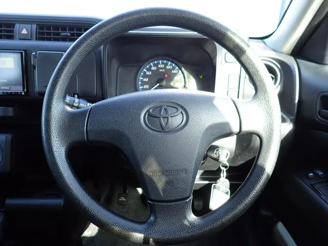 プロボックスバン　ハイブリッド（トヨタ）の車両写真