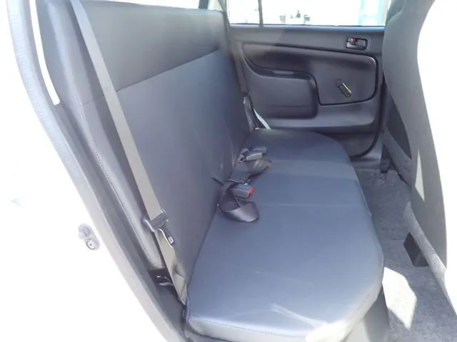 プロボックスバン　ハイブリッド（トヨタ）の車両写真