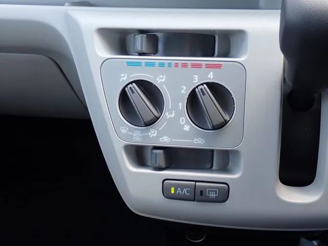 ダイハツ　ミラ　イース