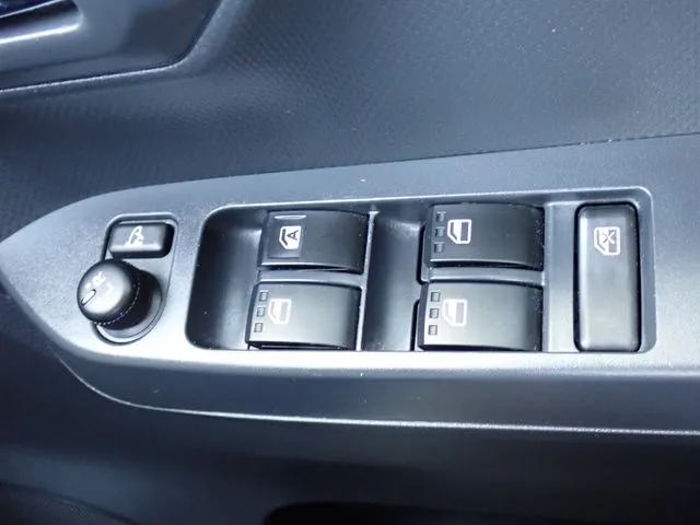 ダイハツ　ミラ　イース