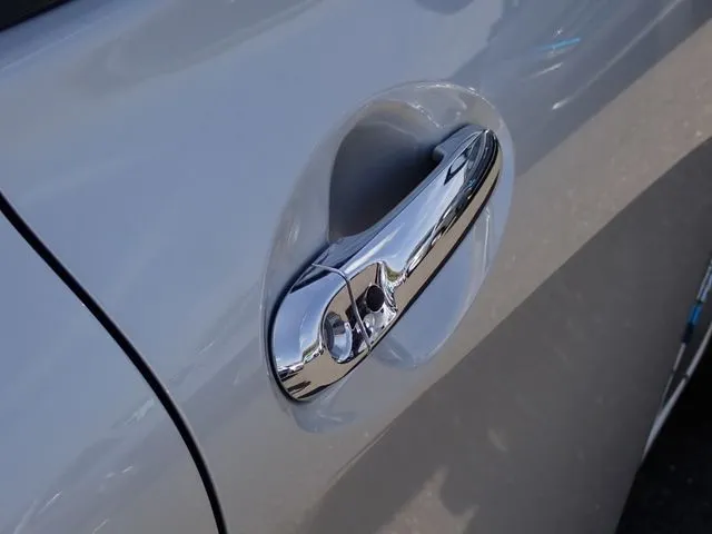 ニッサン　ノート　４ＷＤ