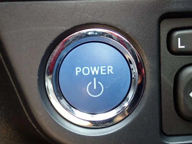 カローラフィールダー　ハイブリッド（トヨタ）の車両写真