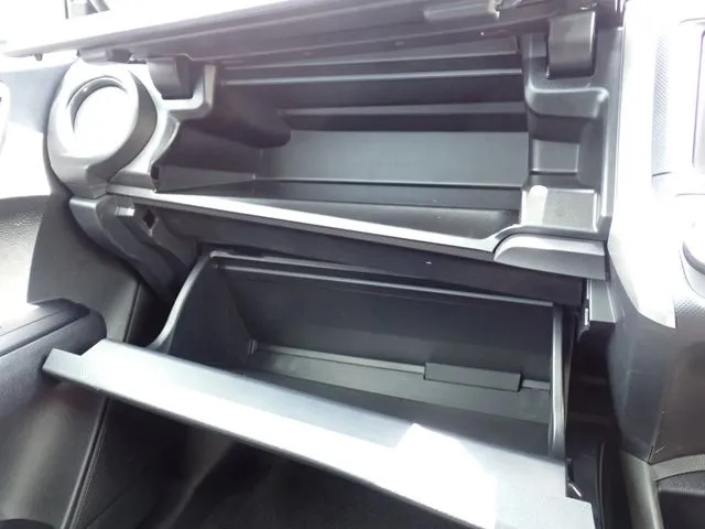 カローラフィールダー　ハイブリッド（トヨタ）の車両写真