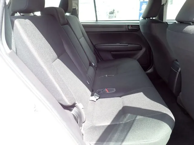 カローラフィールダー　ハイブリッド（トヨタ）の車両写真