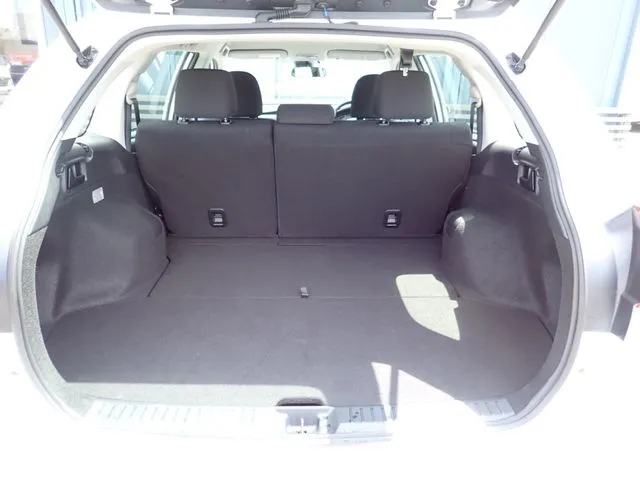 カローラフィールダー　ハイブリッド（トヨタ）の車両写真