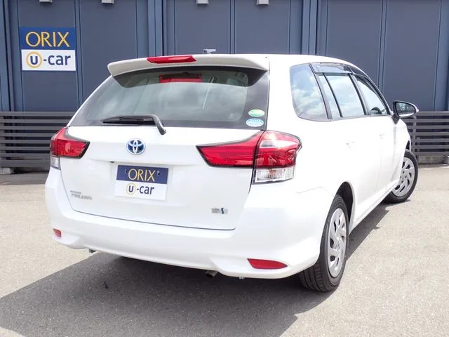 カローラフィールダー　ハイブリッド（トヨタ）の車両写真