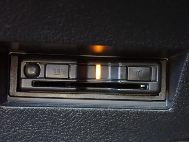 カローラフィールダー　ハイブリッド（トヨタ）の車両写真