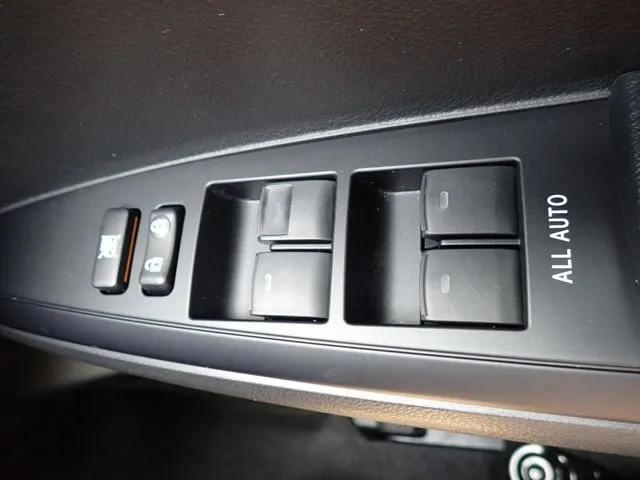 カローラフィールダー　ハイブリッド（トヨタ）の車両写真