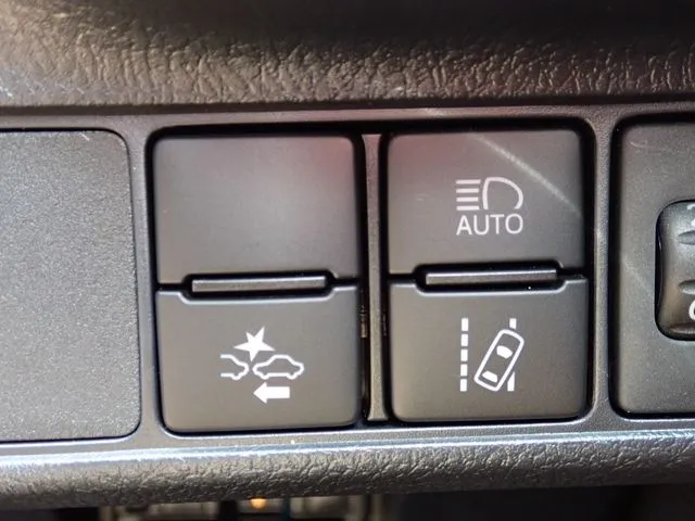 カローラフィールダー　ハイブリッド（トヨタ）の車両写真