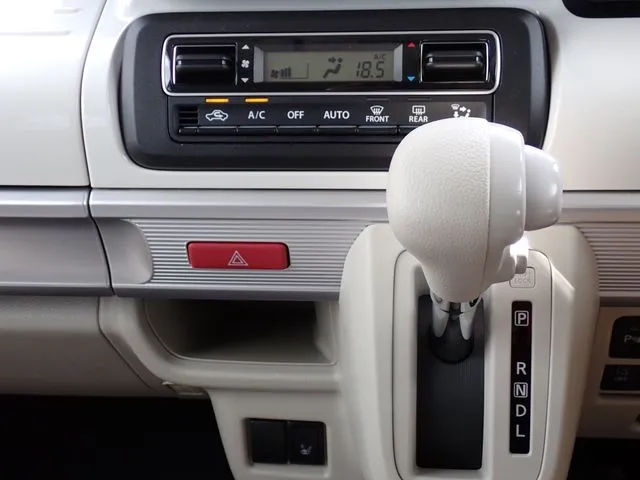 スペーシア（スズキ）の車両写真