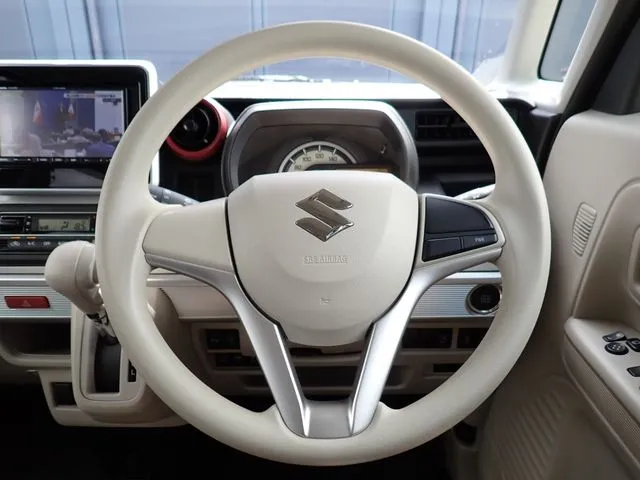 スペーシア（スズキ）の車両写真