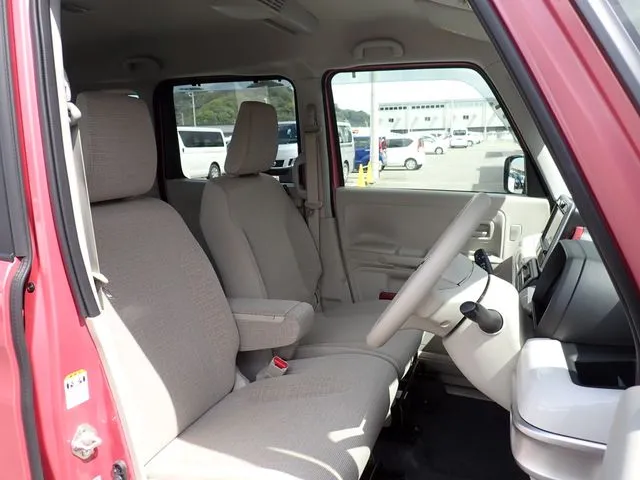 スペーシア（スズキ）の車両写真