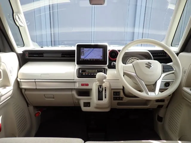 スペーシア（スズキ）の車両写真