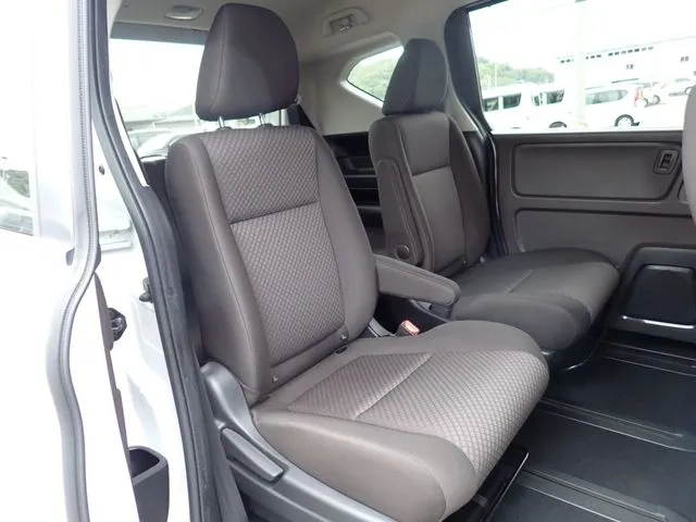 フリード（ホンダ）の車両写真