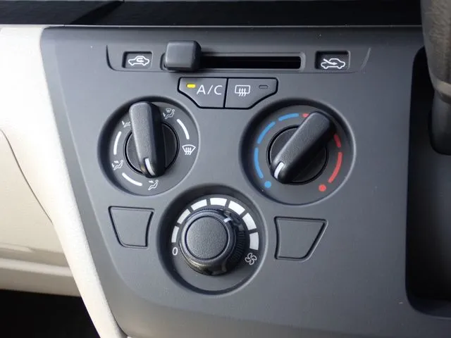 ルークス（ニッサン）の車両写真