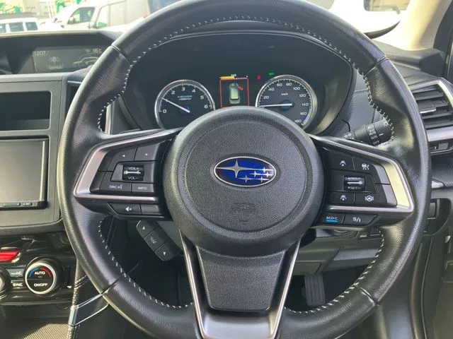 フォレスター（スバル）の車両写真