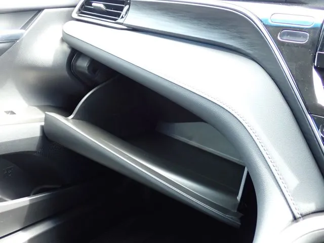 カムリ　ハイブリッド（トヨタ）の車両写真