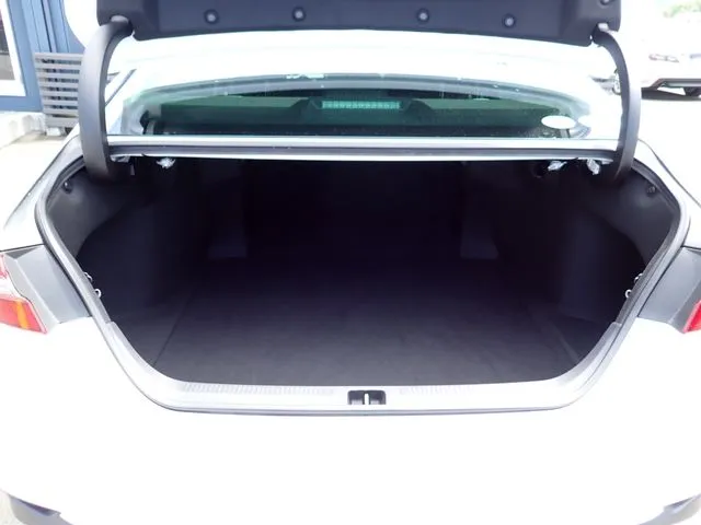 カムリ　ハイブリッド（トヨタ）の車両写真