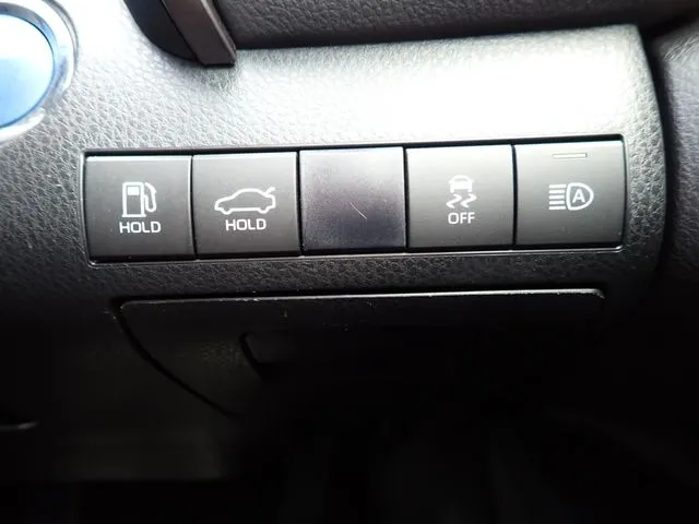 カムリ　ハイブリッド（トヨタ）の車両写真