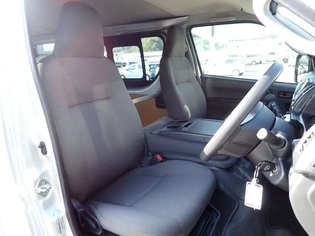 ハイエースバン　４ＷＤ（トヨタ）の車両写真