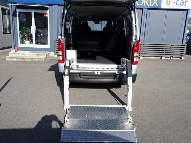 ハイエースバン　４ＷＤ（トヨタ）の車両写真
