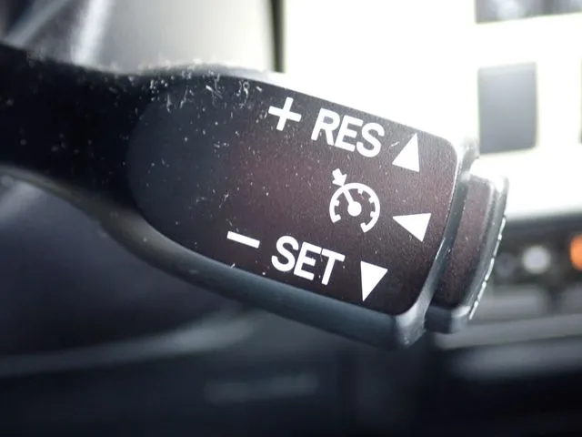 ノア　ハイブリッド（トヨタ）の車両写真