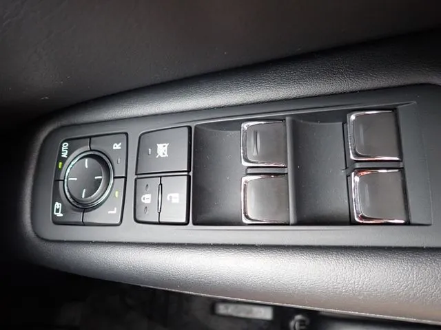 レクサス　ＲＸ４５０ｈ　２ＷＤ（トヨタ）の車両写真