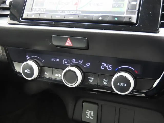ホンダ　フィット　ｅ：ＨＥＶ