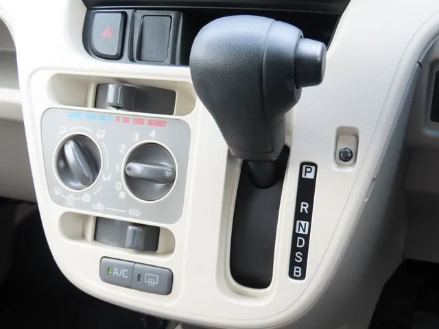 ダイハツ　ムーヴ　４ＷＤ
