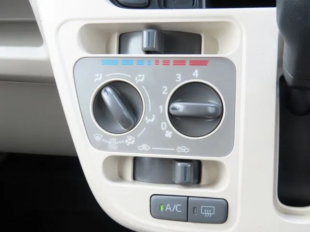 ダイハツ　ムーヴ　４ＷＤ