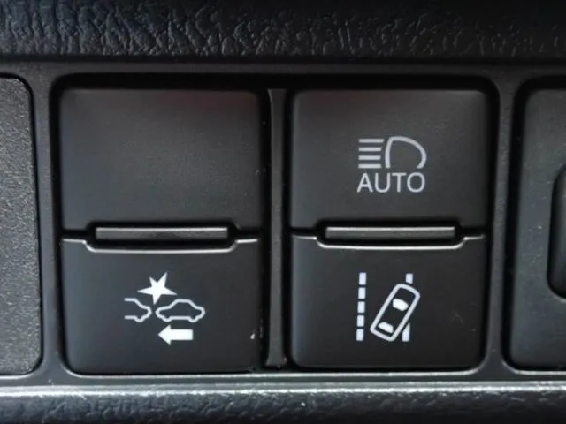 カローラフィールダー　ハイブリッド（トヨタ）の車両写真
