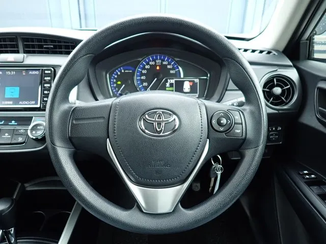 カローラフィールダー　ハイブリッド（トヨタ）の車両写真