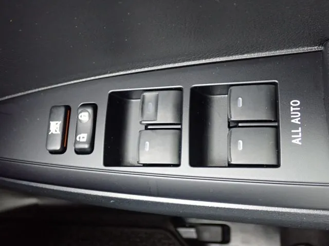 カローラフィールダー　ハイブリッド（トヨタ）の車両写真