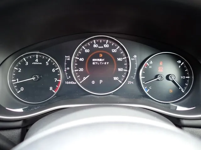マツダ　ＭＡＺＤＡ３　セダン