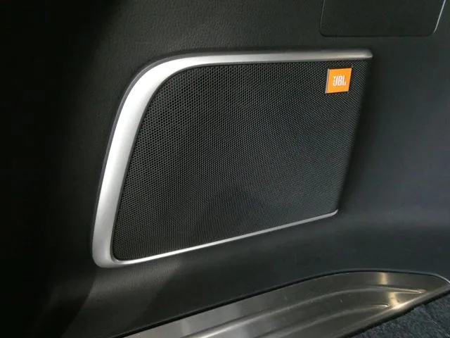 ハリアー　ハイブリッド（トヨタ）の車両写真