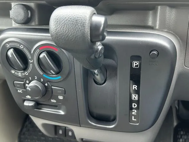 エブリイバン（スズキ）の車両写真