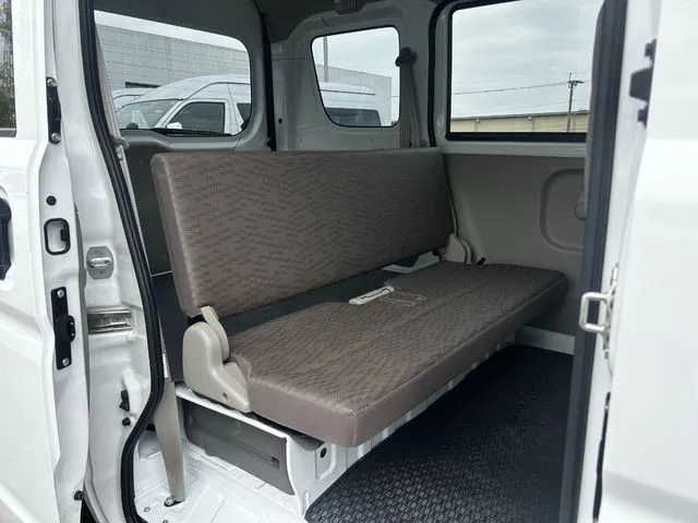 エブリイバン（スズキ）の車両写真