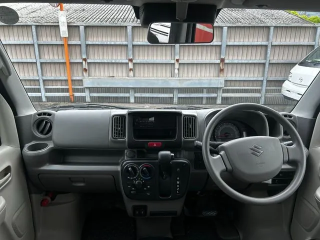エブリイバン（スズキ）の車両写真