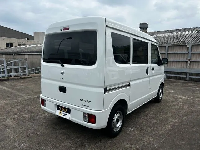 エブリイバン（スズキ）の車両写真