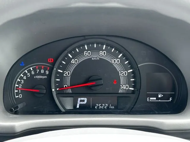 エブリイバン（スズキ）の車両写真