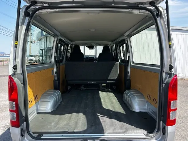 ハイエースバン　１．１５ｔ　２ＷＤ（トヨタ）の車両写真