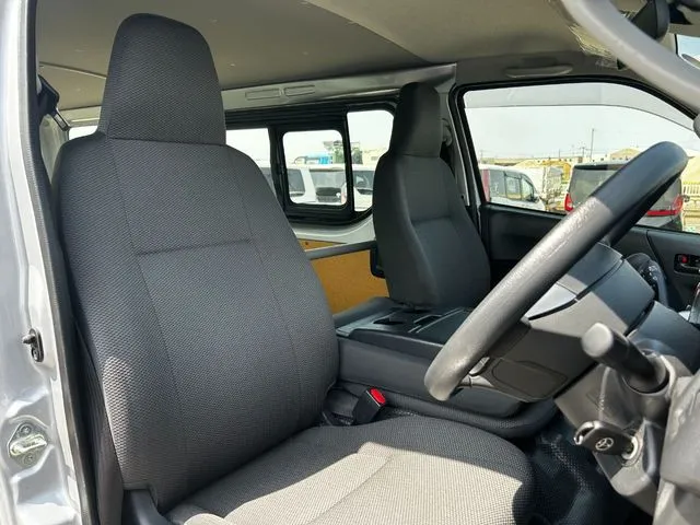 ハイエースバン　１．１５ｔ　２ＷＤ（トヨタ）の車両写真