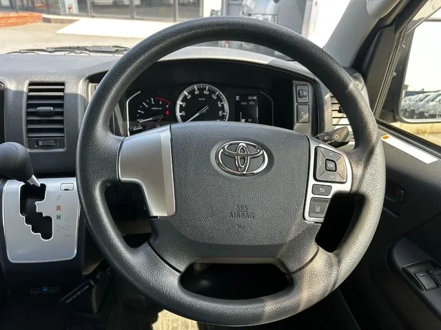 ハイエースバン　１．１５ｔ　２ＷＤ（トヨタ）の車両写真