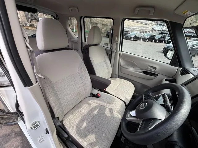 ルークス（ニッサン）の車両写真