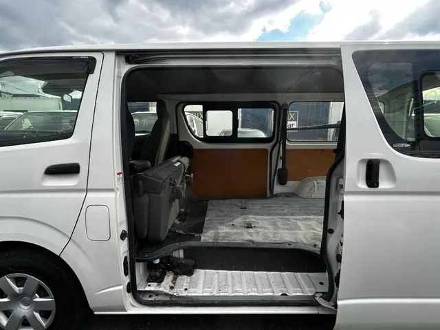 ハイエースバン　１．１５ｔ　２ＷＤ（トヨタ）の車両写真