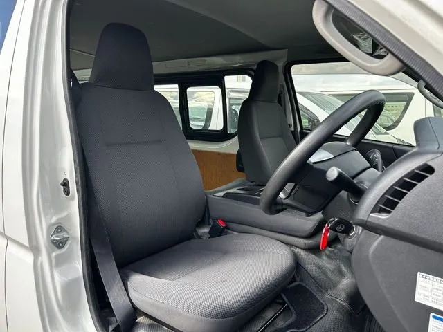 ハイエースバン　１．１５ｔ　２ＷＤ（トヨタ）の車両写真