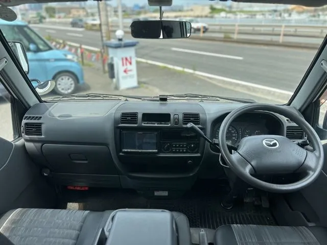 ボンゴバン　１．１５ｔ　２ＷＤ（マツダ）の車両写真