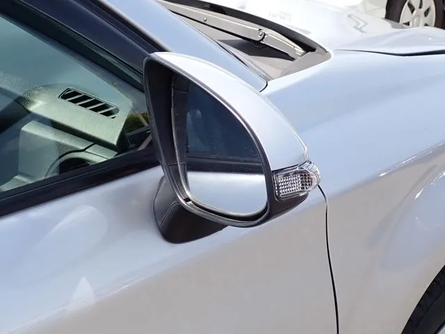 カローラフィールダー（トヨタ）の車両写真