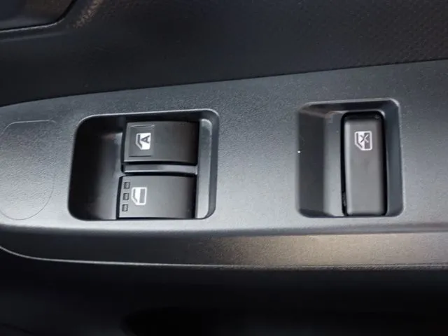 ミラ　イース　４ＷＤ（ダイハツ）の車両写真