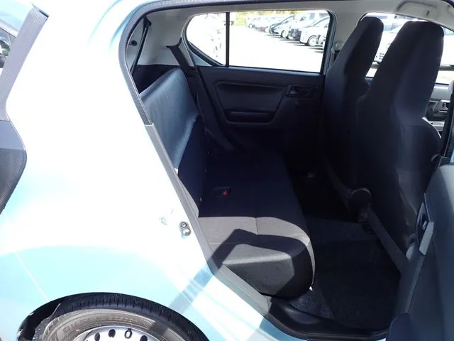 ミラ　イース　４ＷＤ（ダイハツ）の車両写真